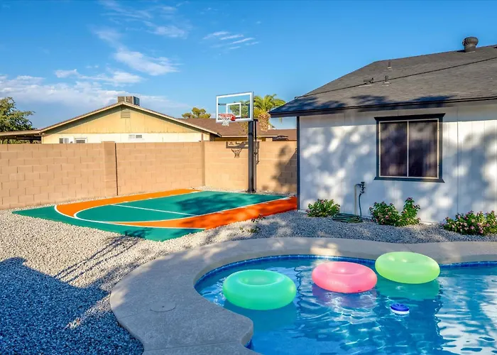 Holiday home Heated Pool~basketball Court~putt Putt~bocce Ball *